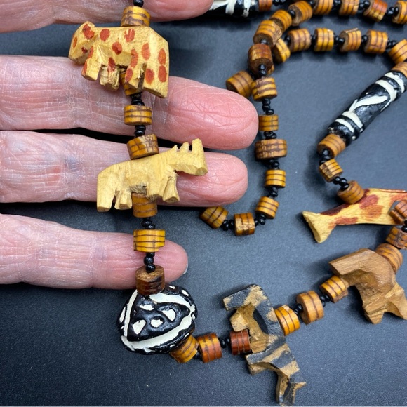 Wood Tribal African Safari Animal Hand-Carved Beads Necklace Over-the-Head Style - Picture 9 of 9